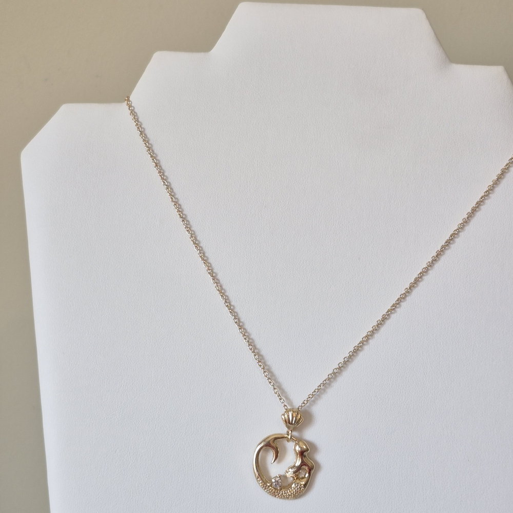 NWT Gold Tone Mermaid Pendant Necklace